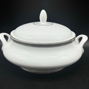 Royal Doulton Ravenswood Covered Serving Bowl England Bone China